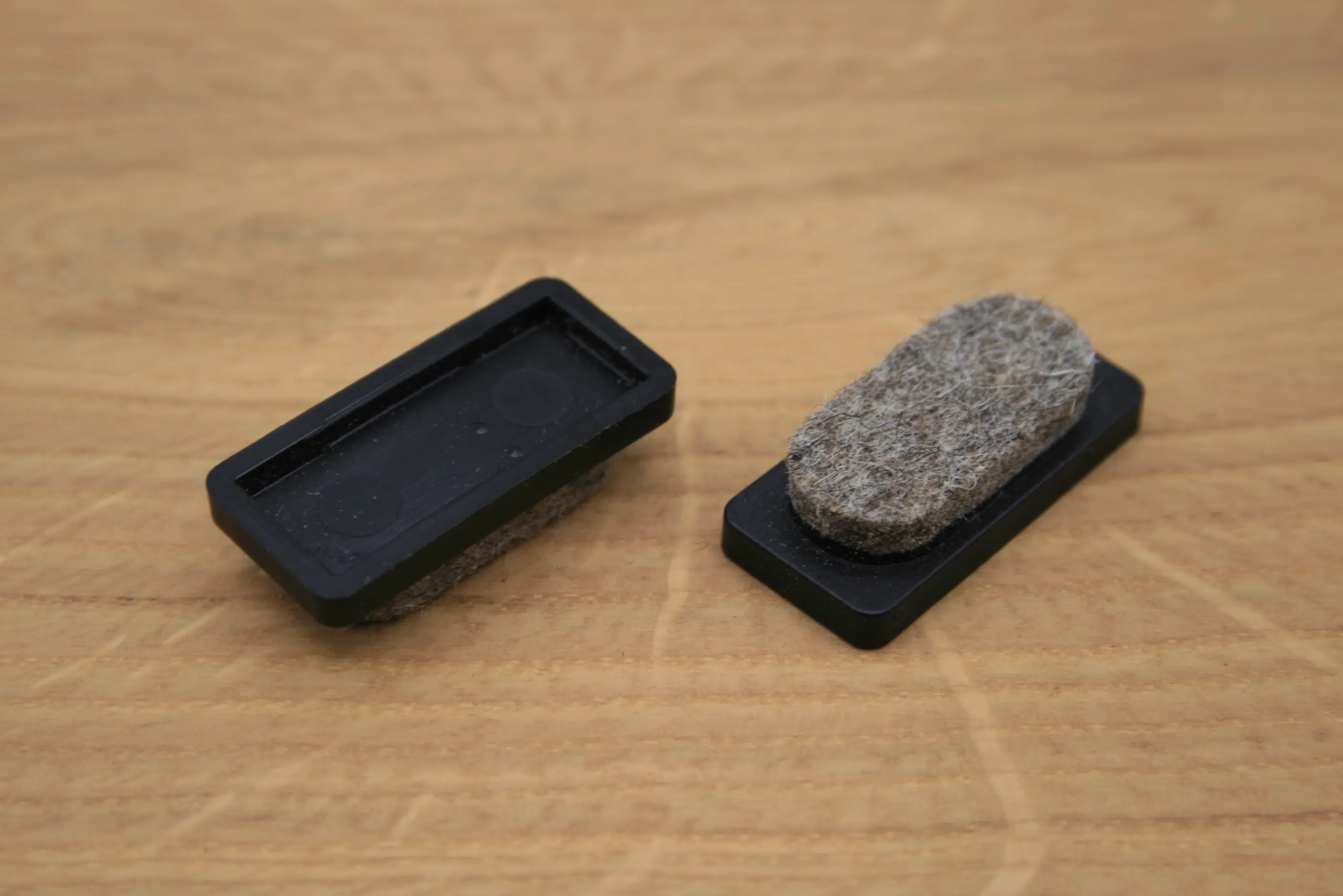 Viltglijder rechthoekig voor vlakke buisframe met vervangbaar vilt 32x15mm - Afbeelding 2